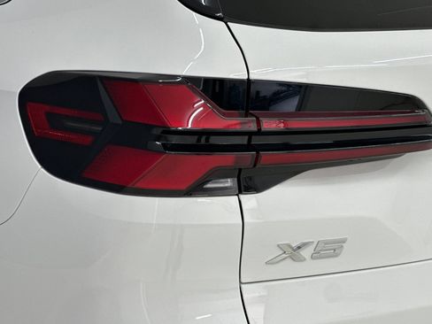 Certified 2025 BMW X5 xDrive50e w/ Premium Package image 12