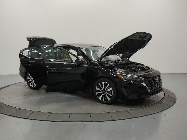 Used 2024 Nissan Sentra SV w/ SV Premium Package FWD image 10