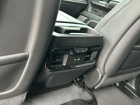 Used 2023 GMC Sierra 1500 AT4X image 13