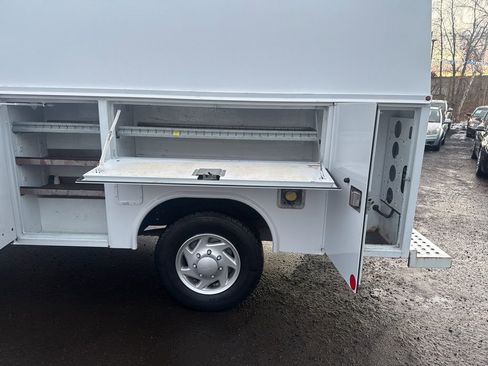 Used 2016 Ford E-350 and Econoline 350 Super Duty w/ Power Windows & Locks Group image 34