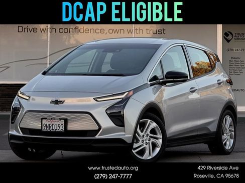 Used 2023 Chevrolet Bolt LT w/ Driver Confidence Package FWD image 1