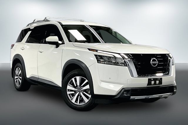 Used 2023 Nissan Pathfinder SL AWD/4WD image 1