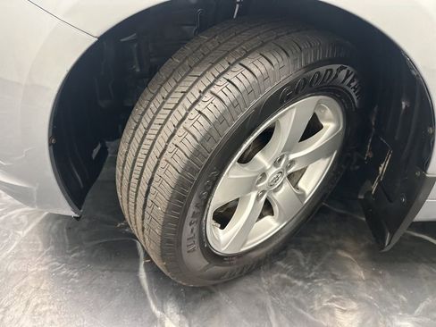 Used 2015 Toyota Sienna LE image 28