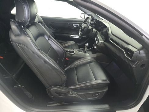 Used 2025 Ford Mustang Premium image 3