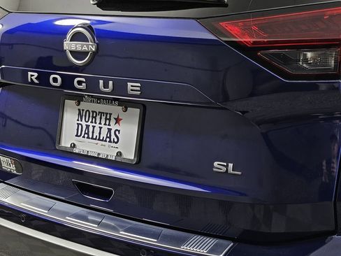 Used 2025 Nissan Rogue SL image 6