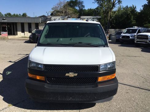 Used 2020 Chevrolet Express 2500 w/ Communications Package RWD image 2