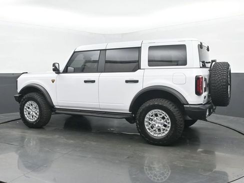 Used 2025 Ford Bronco Badlands AWD/4WD image 3