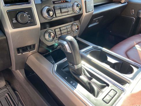 Used 2019 Ford F150 Platinum w/ Equipment Group 701A Luxury image 11