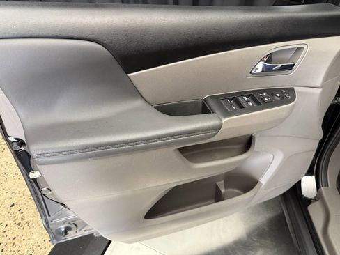 Used 2015 Honda Odyssey EX-L image 32
