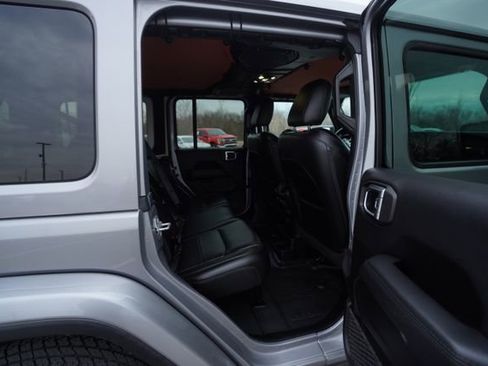 Used 2021 Jeep Wrangler Unlimited Sahara image 22