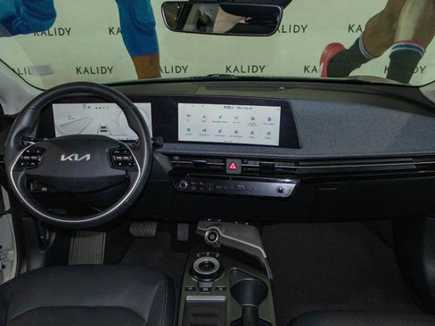 Used 2023 Kia EV6 Wind RWD image 3