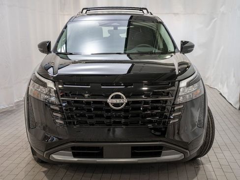 New 2026 Nissan Pathfinder Platinum image 2