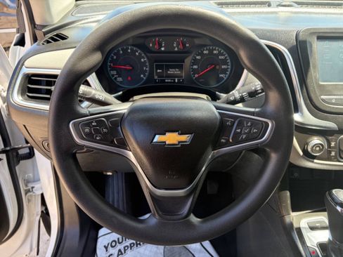 Used 2018 Chevrolet Equinox LS AWD/4WD image 16