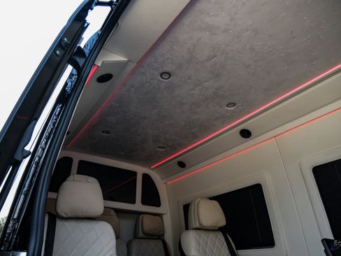 Used 2022 Mercedes-Benz Sprinter 2500 image 67