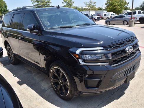 Used 2024 Ford Expedition Limited RWD image 4