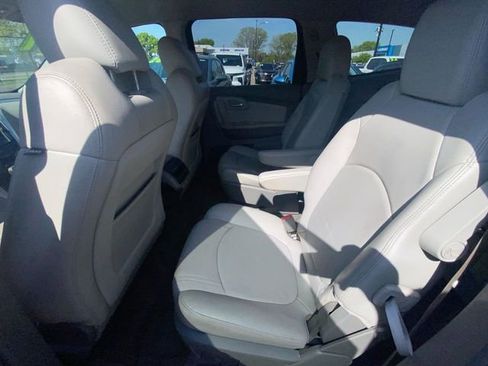 Used 2011 Chevrolet Traverse LT w/ Personal Connectivity Package FWD image 20