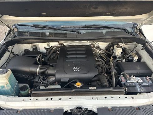 Used 2014 Toyota Tundra SR5 w/ TRD Off Road Package image 22