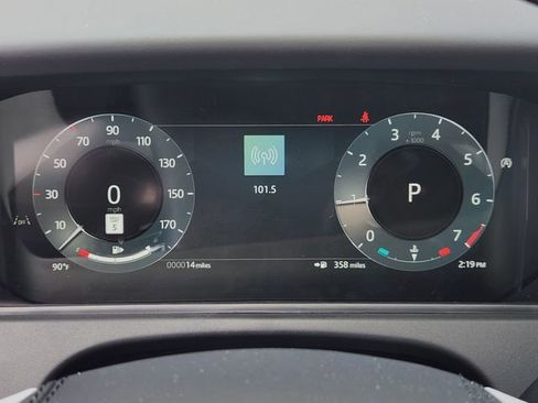 New 2026 Land Rover Range Rover Velar Dynamic SE image 11