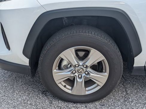 Used 2025 Toyota RAV4 XLE AWD/4WD image 12