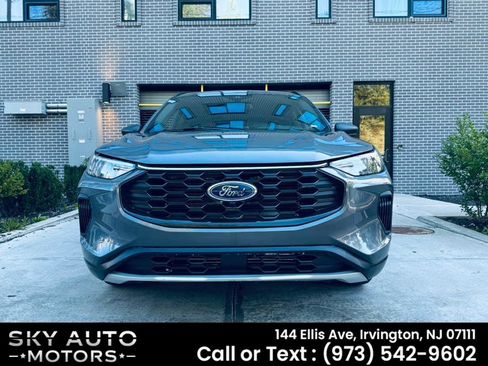 Used 2023 Ford Escape ST-Line image 2