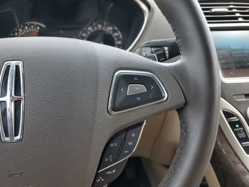 Used 2016 Lincoln MKX Reserve w/ Driver Assistance Package FWD image 24