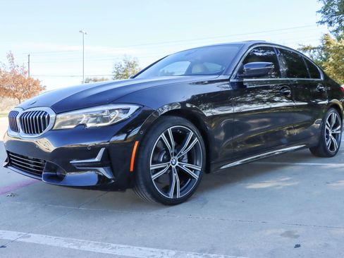 Used 2019 BMW 330i Sedan w/ Premium Package image 3