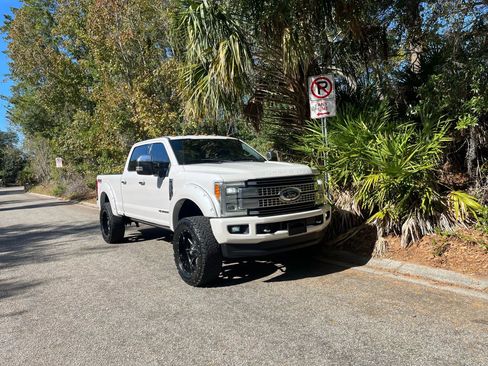 Used 2017 Ford F350 Platinum w/ Platinum Ultimate Package image 4