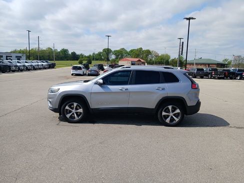 Used 2019 Jeep Cherokee Limited w/ Trailer Tow Group image 5