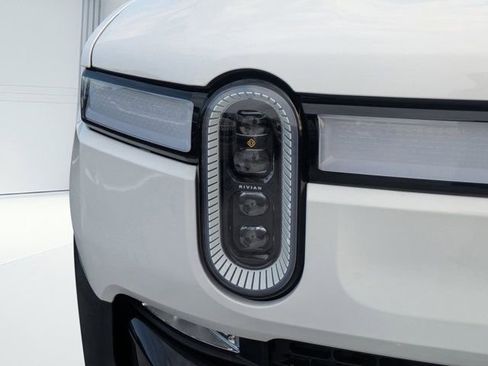 Used 2022 Rivian R1T Adventure image 8