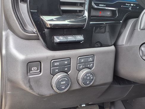 Used 2022 Chevrolet Silverado 1500 ZR2 w/ Technology Package AWD/4WD image 24