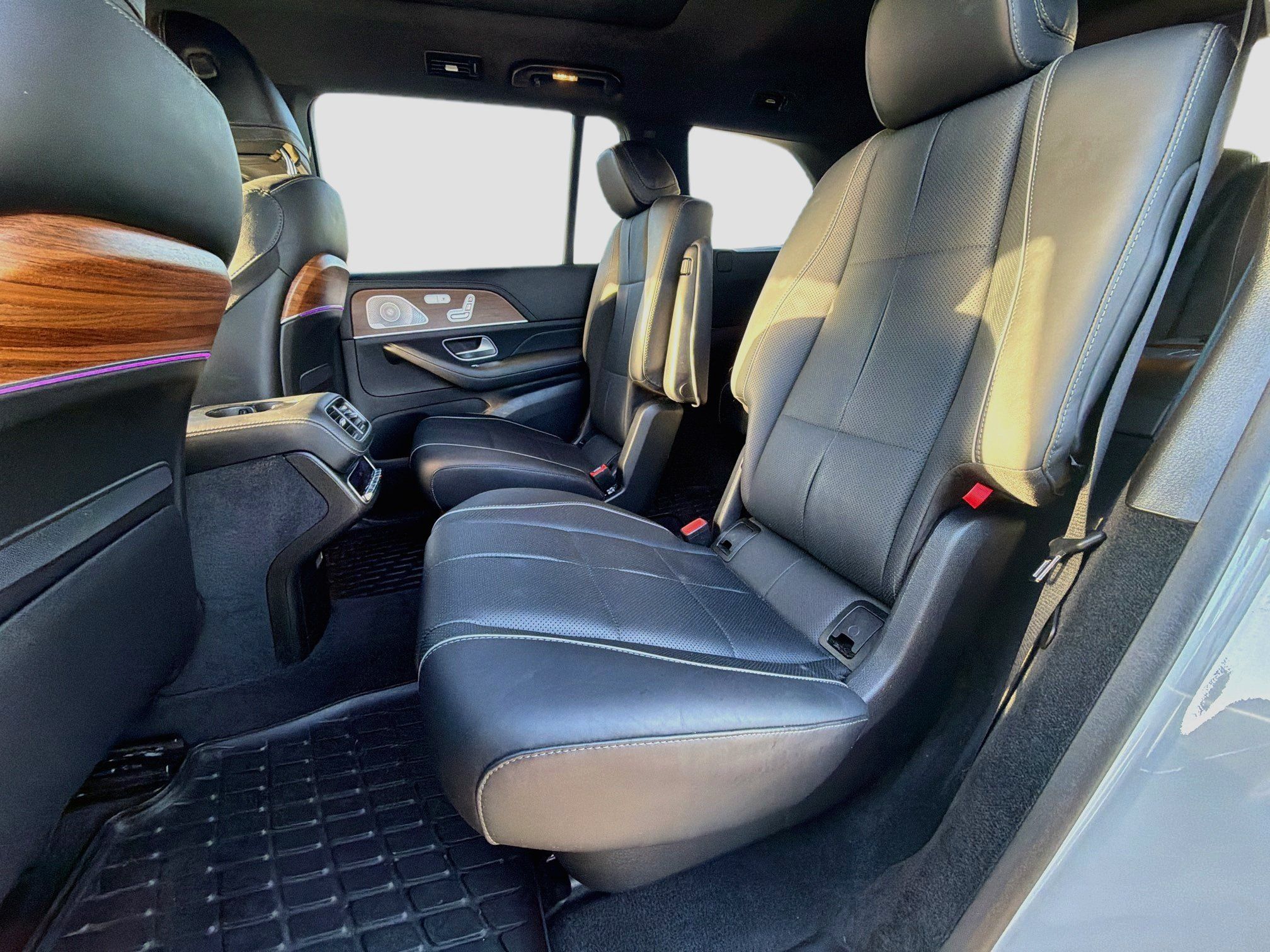 Used 2024 Mercedes-Benz GLS 580 4MATIC image 23