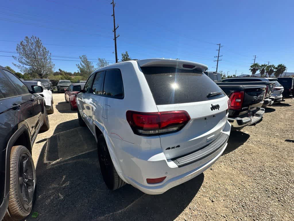 Used 2020 Jeep Grand Cherokee Altitude AWD/4WD image 4