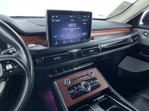 Used 2023 Lincoln Aviator Reserve w/ Equipment Group 201A image 18