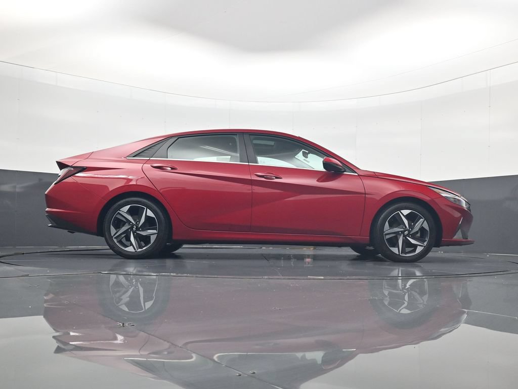 Used 2021 Hyundai Elantra Limited FWD image 25
