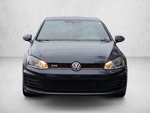 Used 2017 Volkswagen Golf S image 4