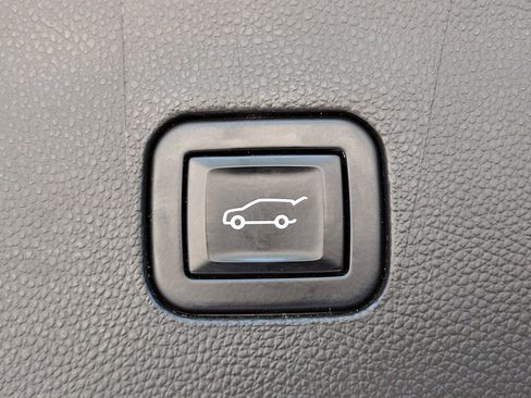 Used 2023 Buick Enclave Essence w/ Sport Touring Edition image 31