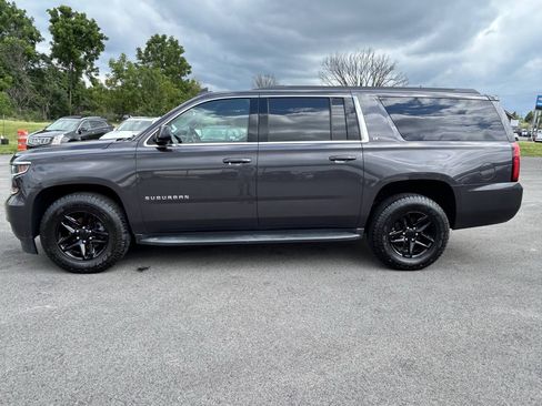 Used 2018 Chevrolet Suburban LT AWD/4WD image 8