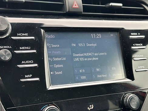 Used 2019 Toyota Camry SE image 22