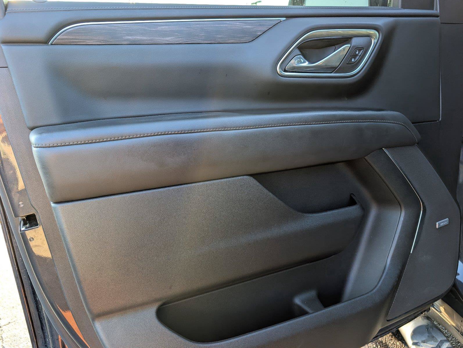 Used 2024 Chevrolet Tahoe Z71 w/ Luxury Package AWD/4WD image 18