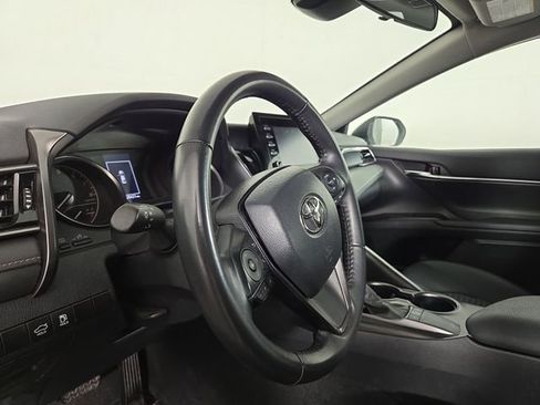 Used 2024 Toyota Camry SE image 14