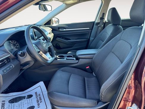 Used 2023 Nissan Altima 2.5 SV image 9