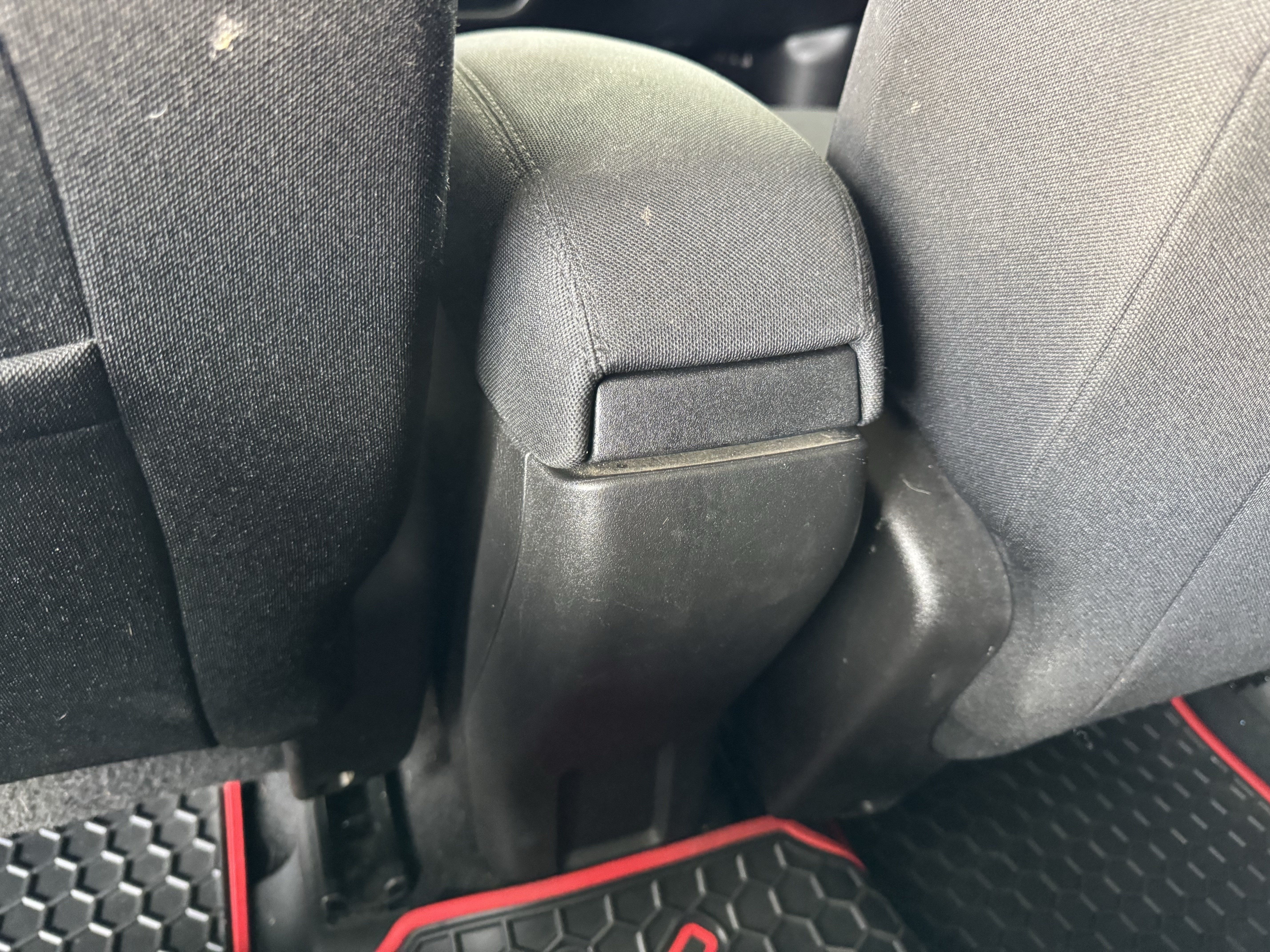 Used 2017 Jeep Renegade Latitude AWD/4WD image 16