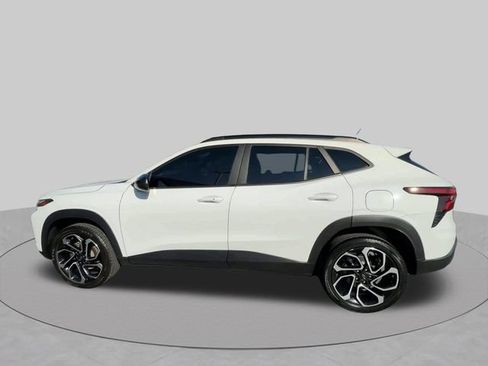 Used 2024 Chevrolet Trax RS FWD image 5