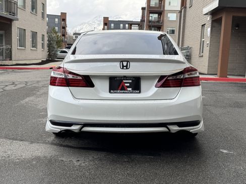 Used 2017 Honda Accord Sport image 5