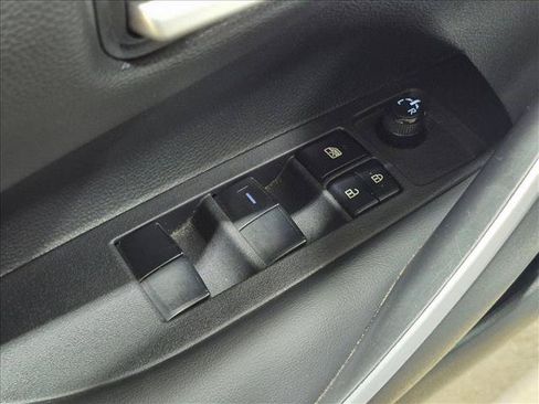 Used 2023 Toyota Corolla SE FWD image 9