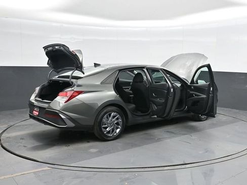 Used 2024 Hyundai Elantra SEL image 46