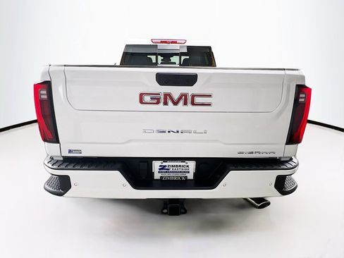 Certified 2025 GMC Sierra 2500 Denali image 6