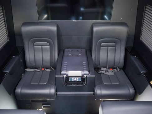 Used 2022 Mercedes-Benz Sprinter 2500 image 12