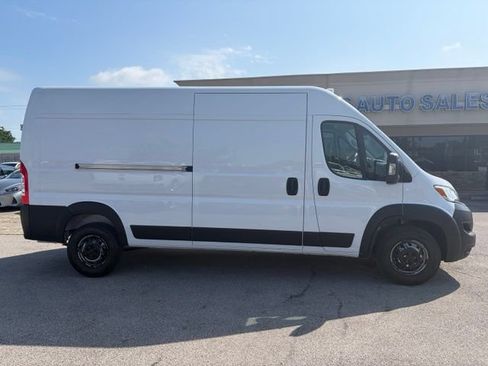 Used 2023 RAM ProMaster 2500 FWD image 12