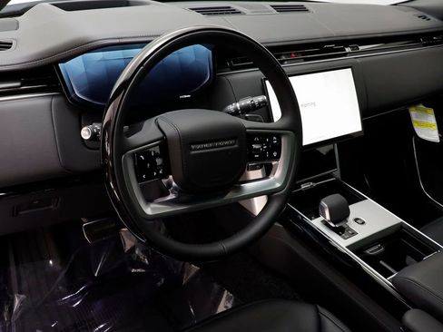 New 2025 Land Rover Range Rover Long Wheelbase Autobiography image 8
